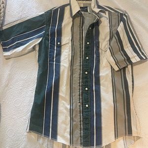 Men’s Wrangler pearl snap button down, Medium